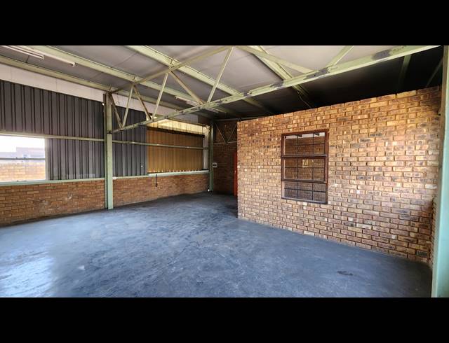 125M² WAREHOUSE TO LET IN SEBENZA